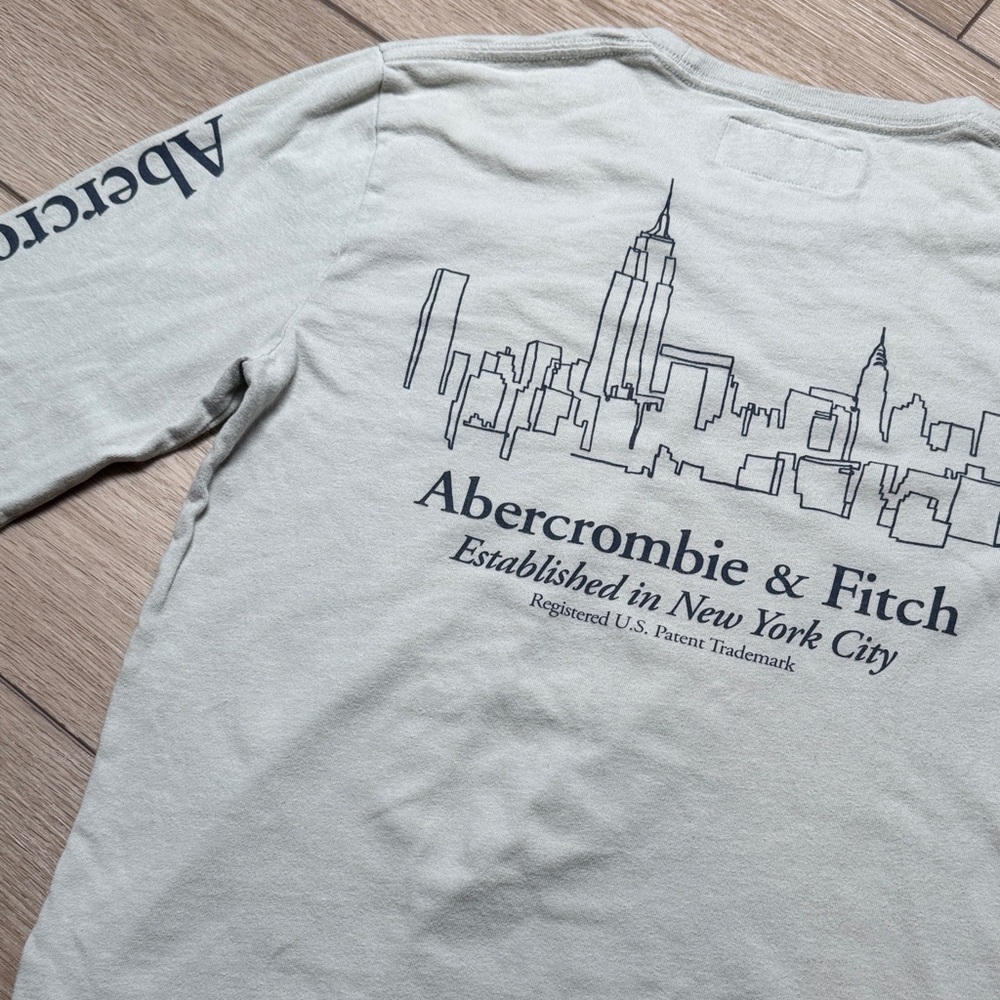 Abercrombie & Fitch soft a&f tee long sleeve men’s size XS Spellout logo NYC